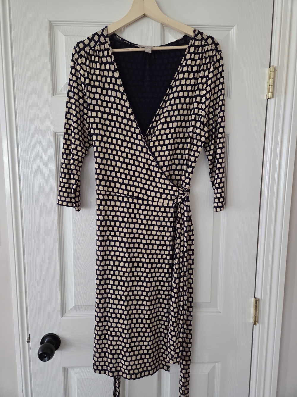 Banana Republic Wrap Dress – Navy & Cream Geometric Print (Size M)